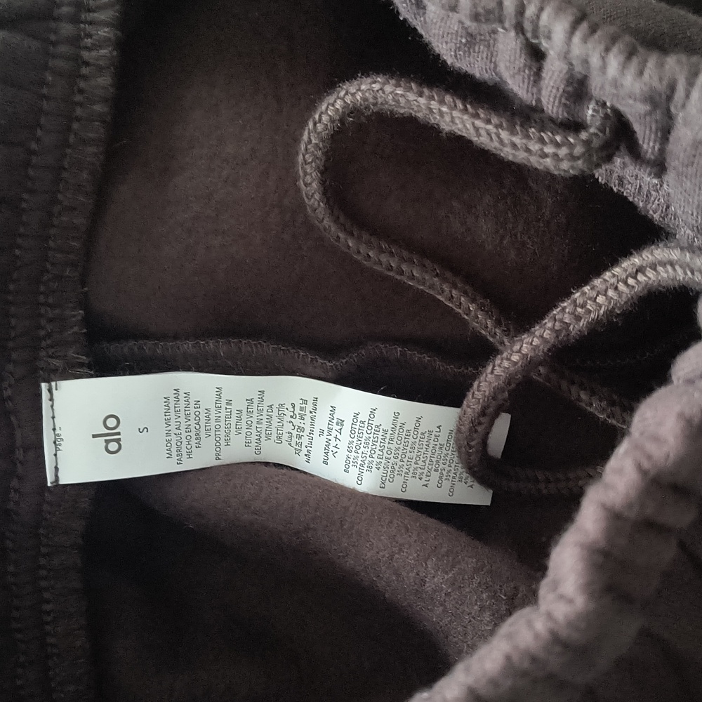 ALO Yoga Straight Leg Pants in Brown - Picture 5 of 5